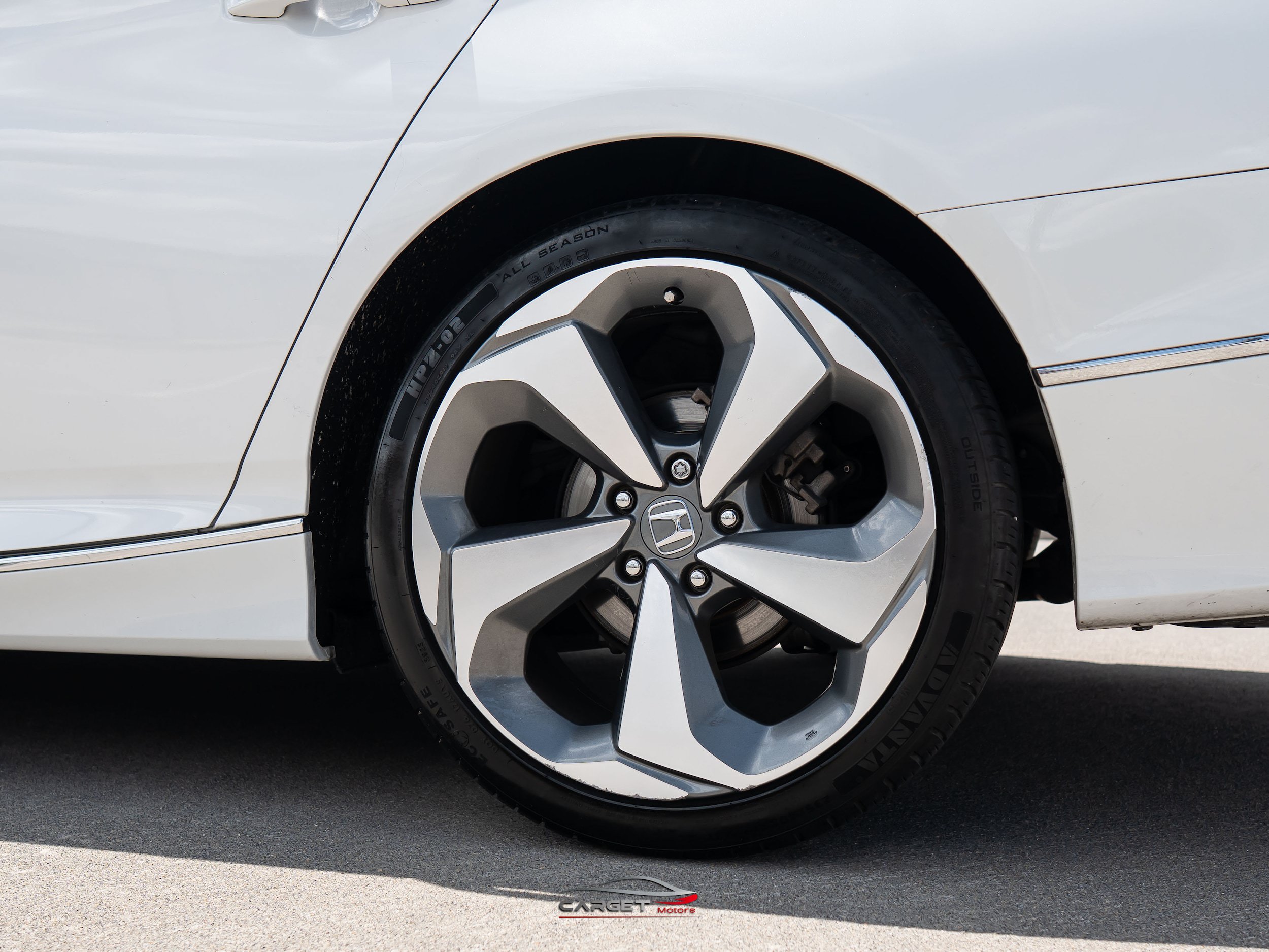 Used 2019 Honda Accord Touring image 10