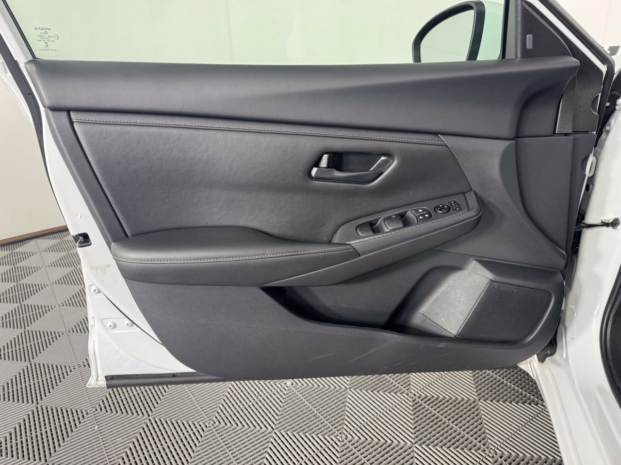 Used 2025 Nissan Sentra S FWD image 11