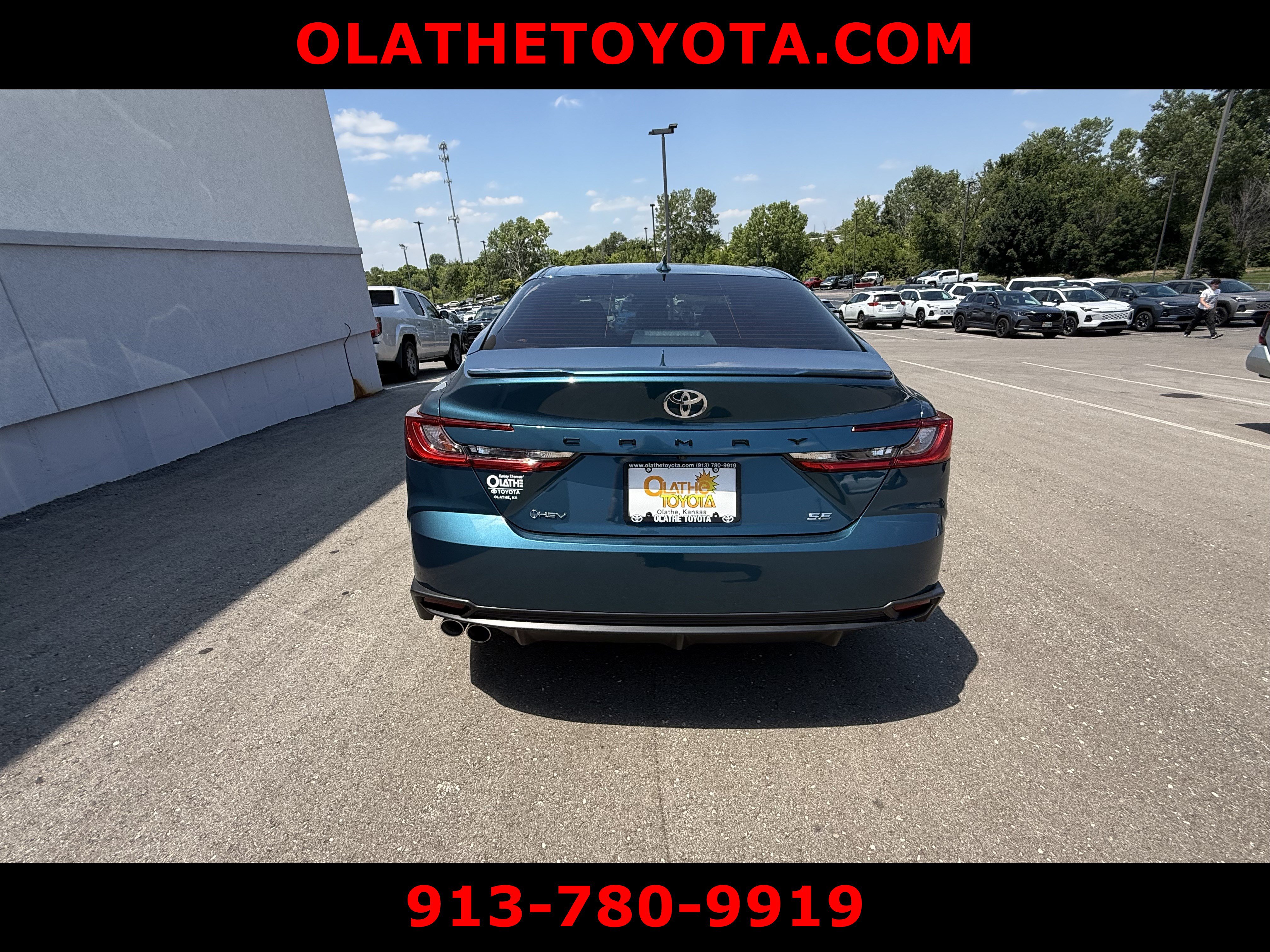 Used 2025 Toyota Camry SE w/ Multimedia Upgrade Package FWD image 4
