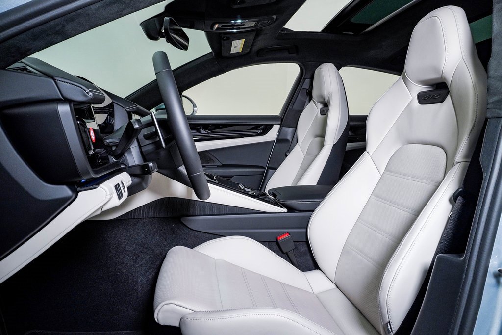 New 2026 Porsche Panamera GTS image 5