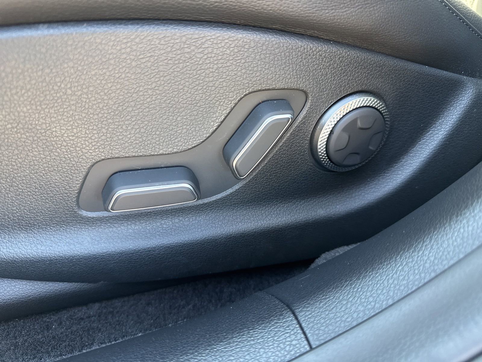 Used 2025 Genesis G80 2.5T Advanced image 22