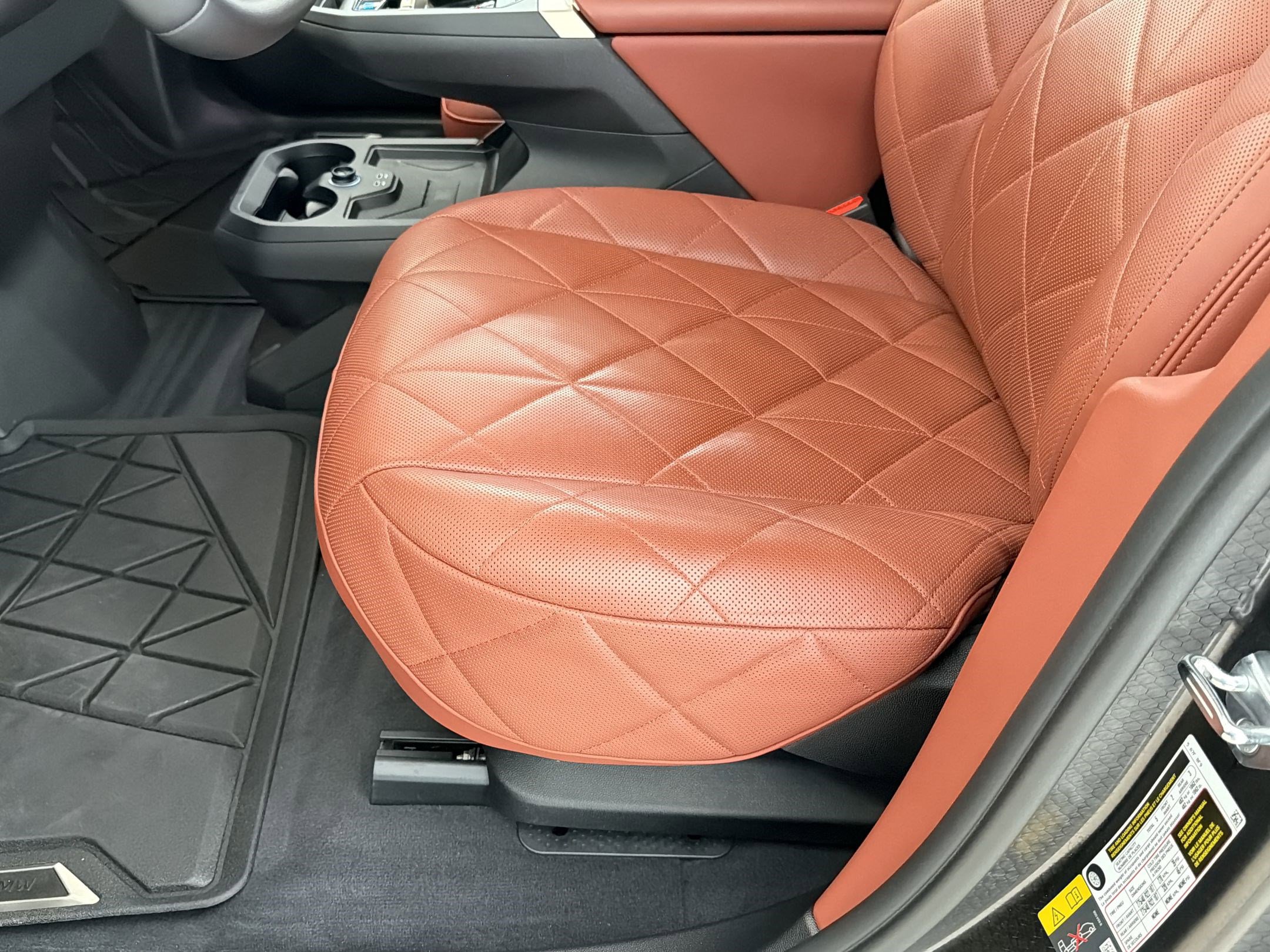 Used 2025 BMW iX xDrive50 w/ Premium Package image 14