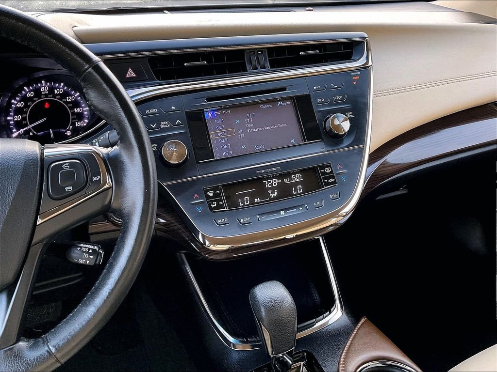 Used 2013 Toyota Avalon XLE FWD image 18