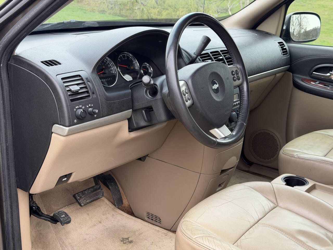 Used 2005 Chevrolet Uplander LT w/ Premium Seating Package FWD image 5