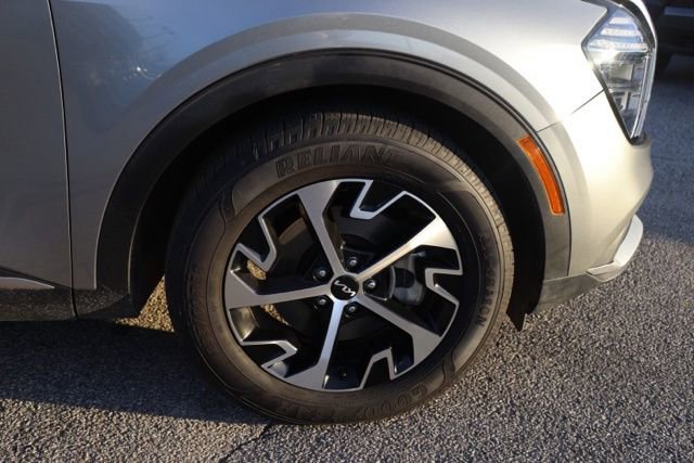 Used 2024 Kia Sportage EX image 14
