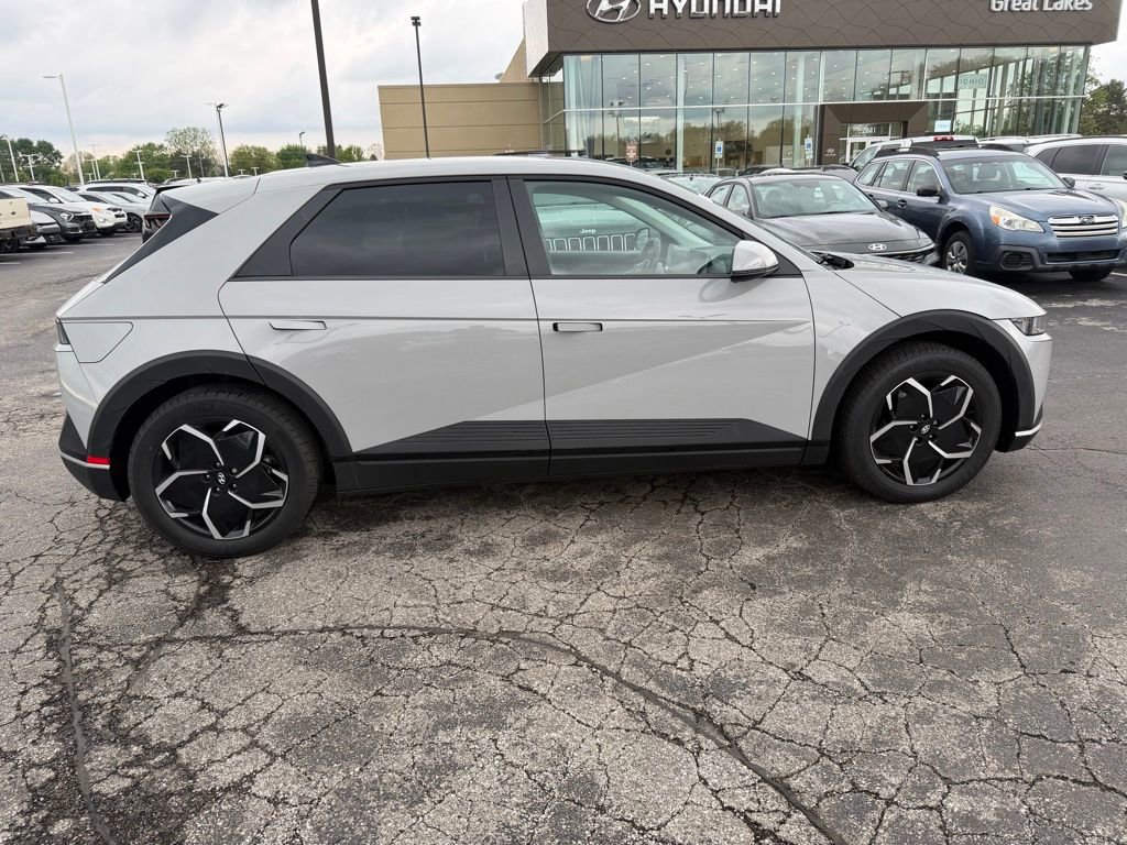 Used 2024 Hyundai Ioniq 5 SEL AWD/4WD image 3