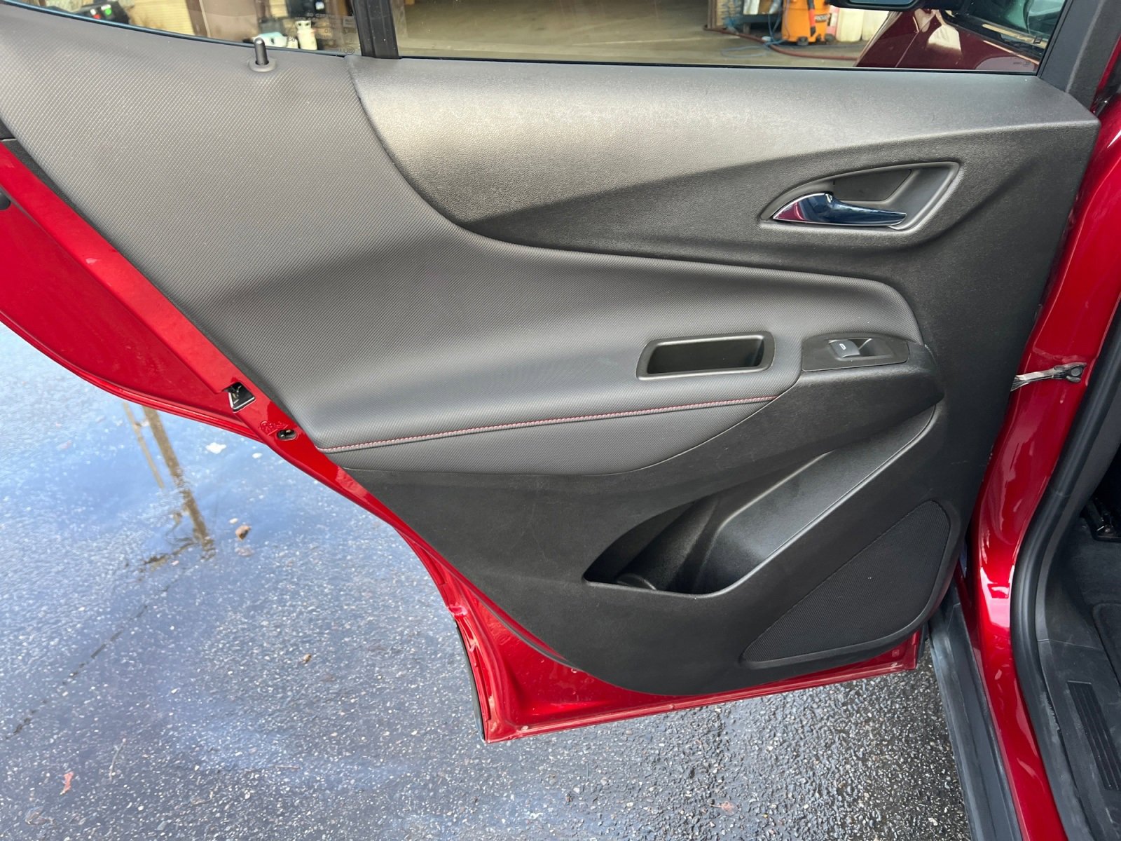 Used 2022 Chevrolet Equinox RS w/ RS Leather Package image 30