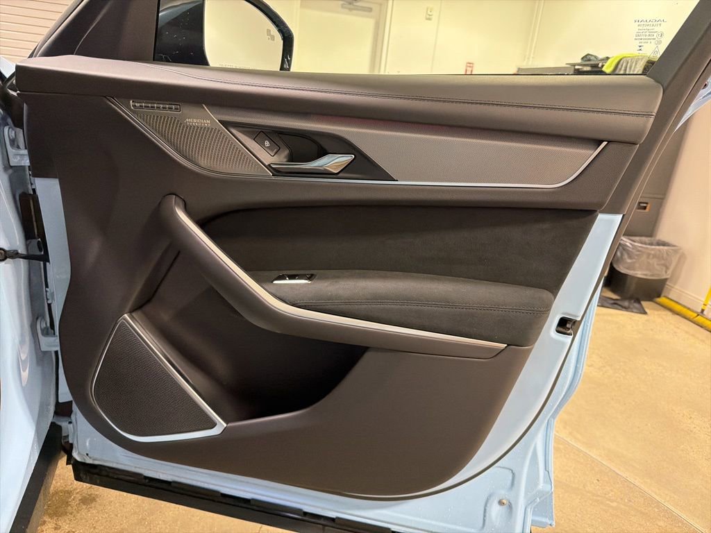 New 2026 Jaguar F-PACE SVR image 23