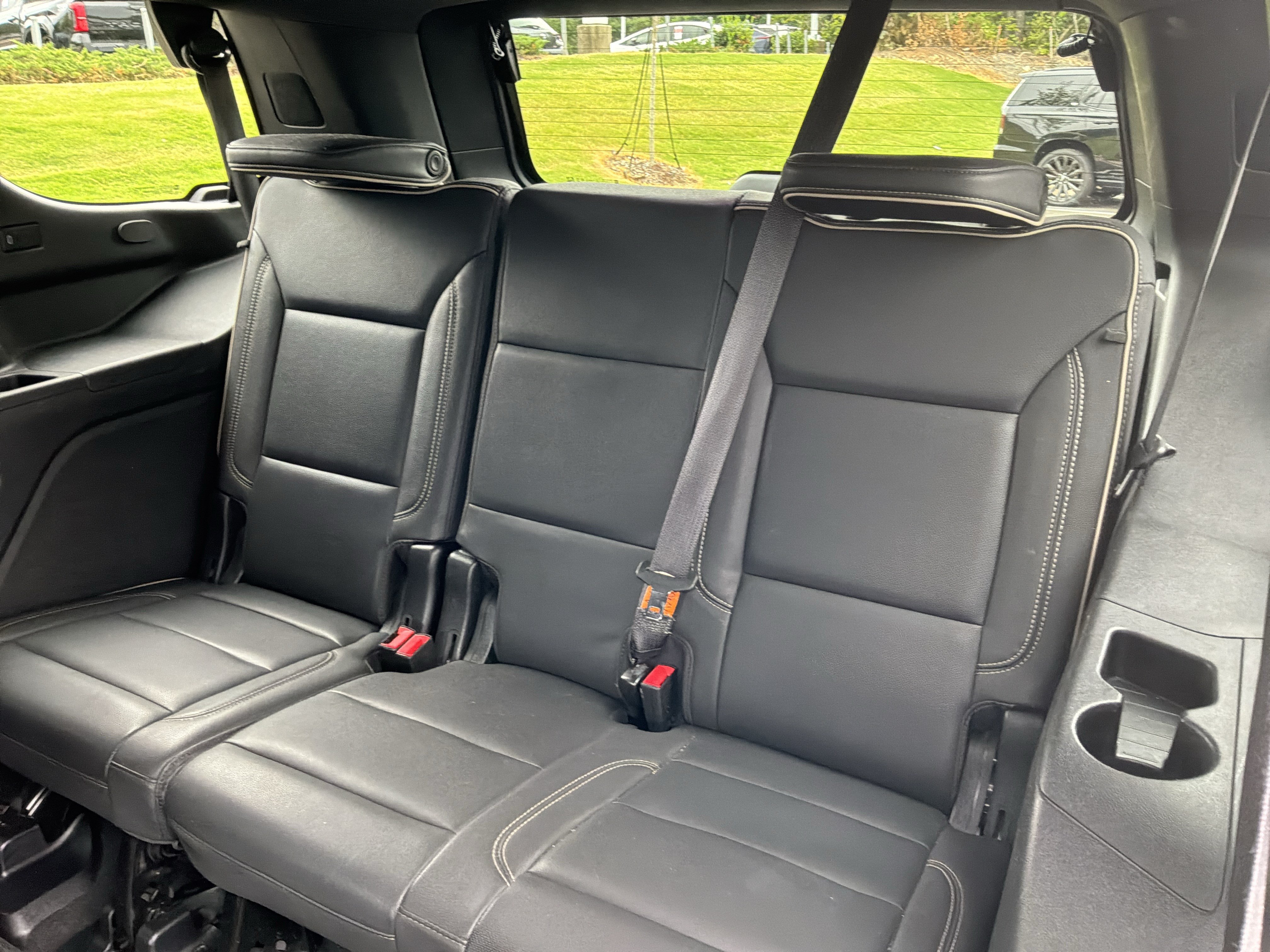 Used 2023 Chevrolet Tahoe Premier AWD/4WD image 32