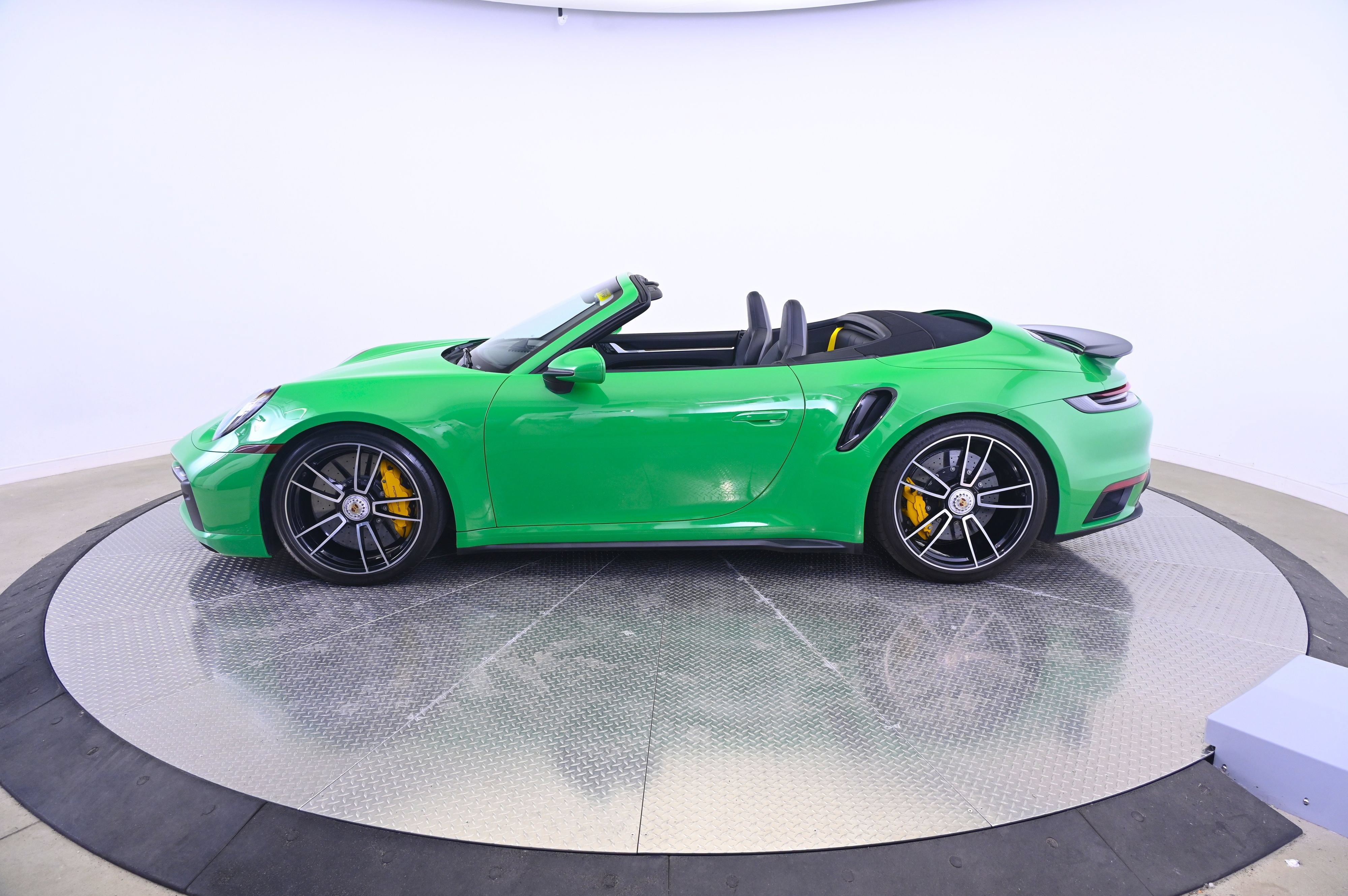 Certified 2021 Porsche 911 Turbo S AWD/4WD image 2