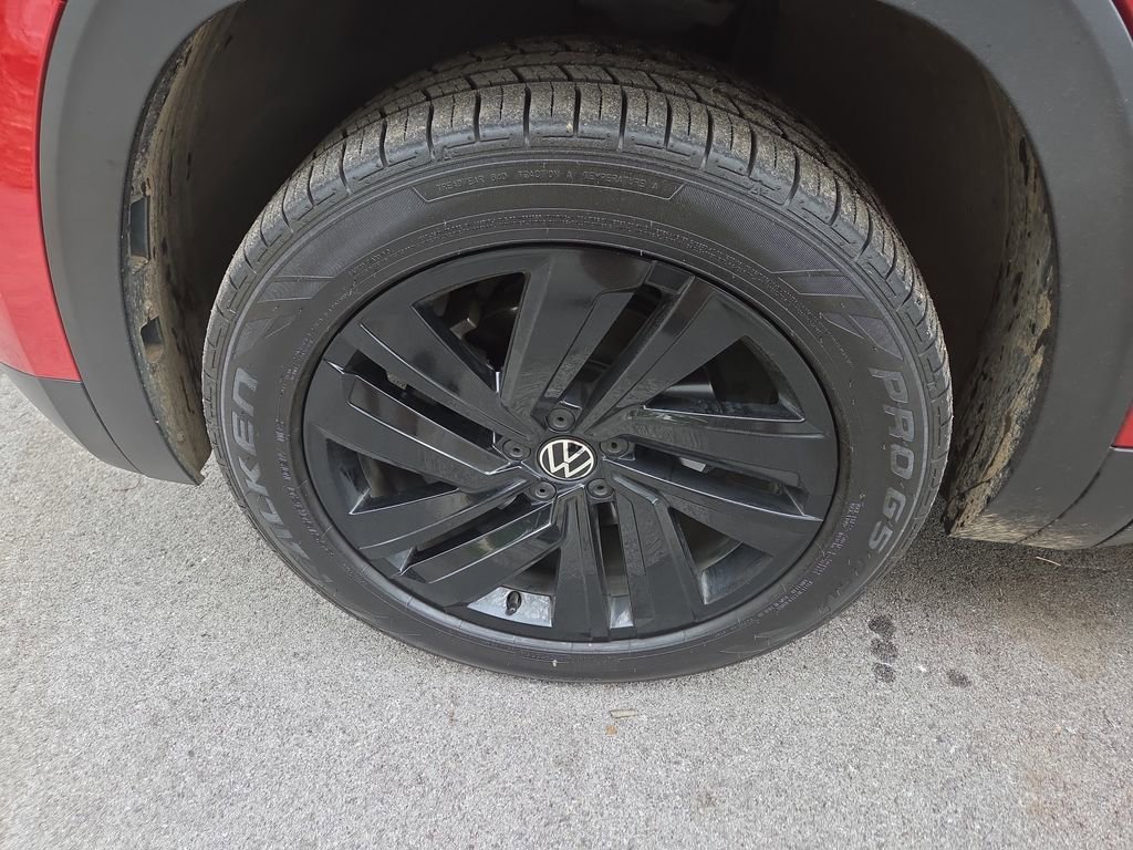 Used 2021 Volkswagen Atlas Cross Sport SE FWD image 8