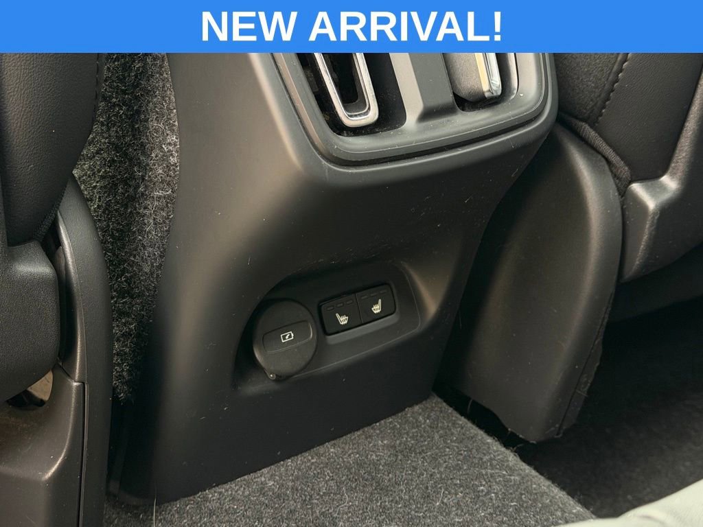 Used 2022 Volvo XC40 T5 R-Design w/ Advanced Package image 28