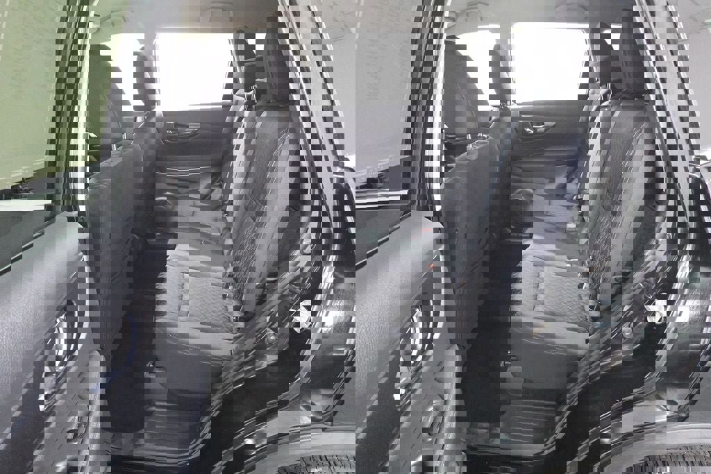 Used 2017 Nissan Rogue SV image 23