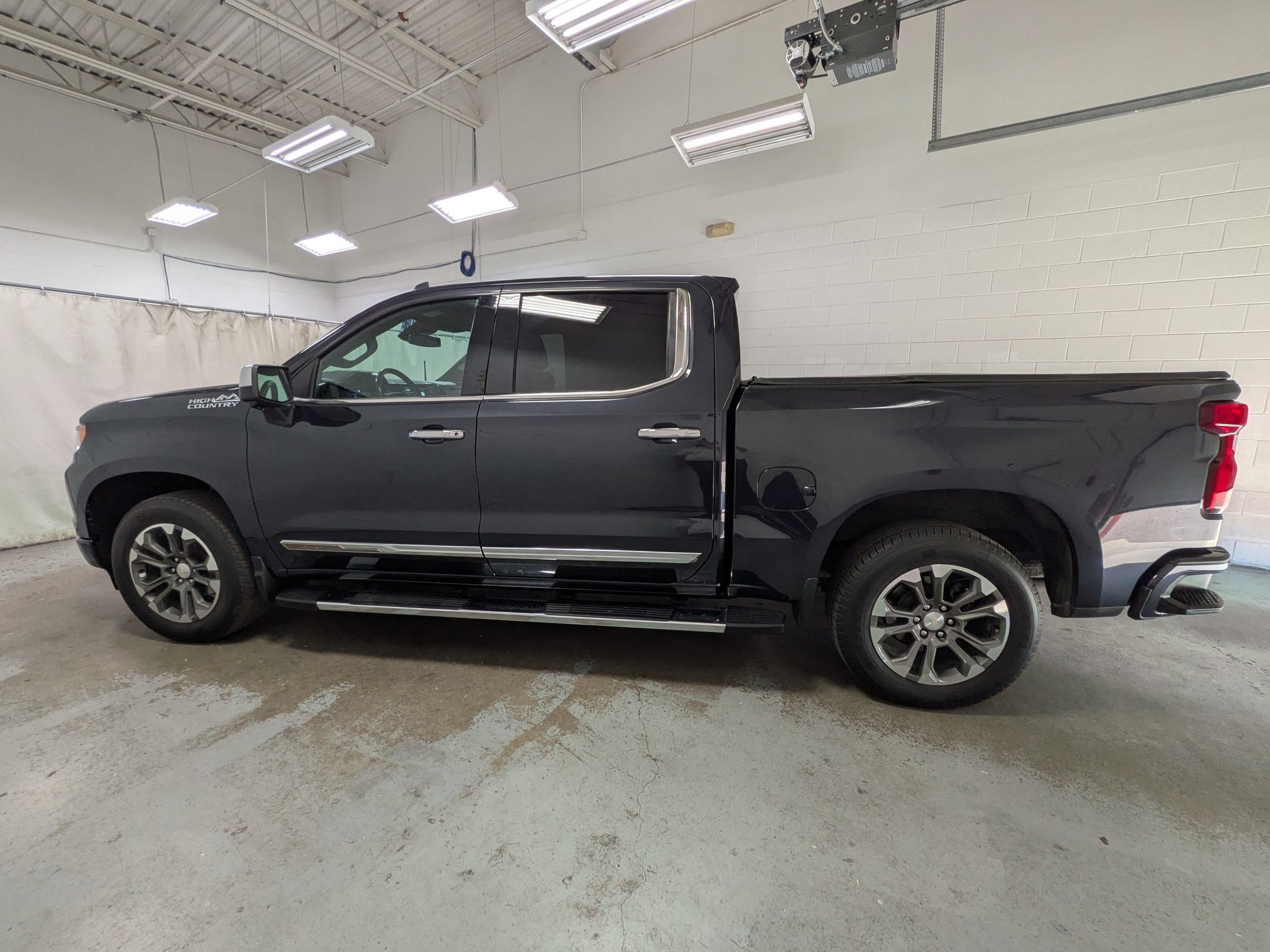 Used 2022 Chevrolet Silverado 1500 High Country RWD image 10