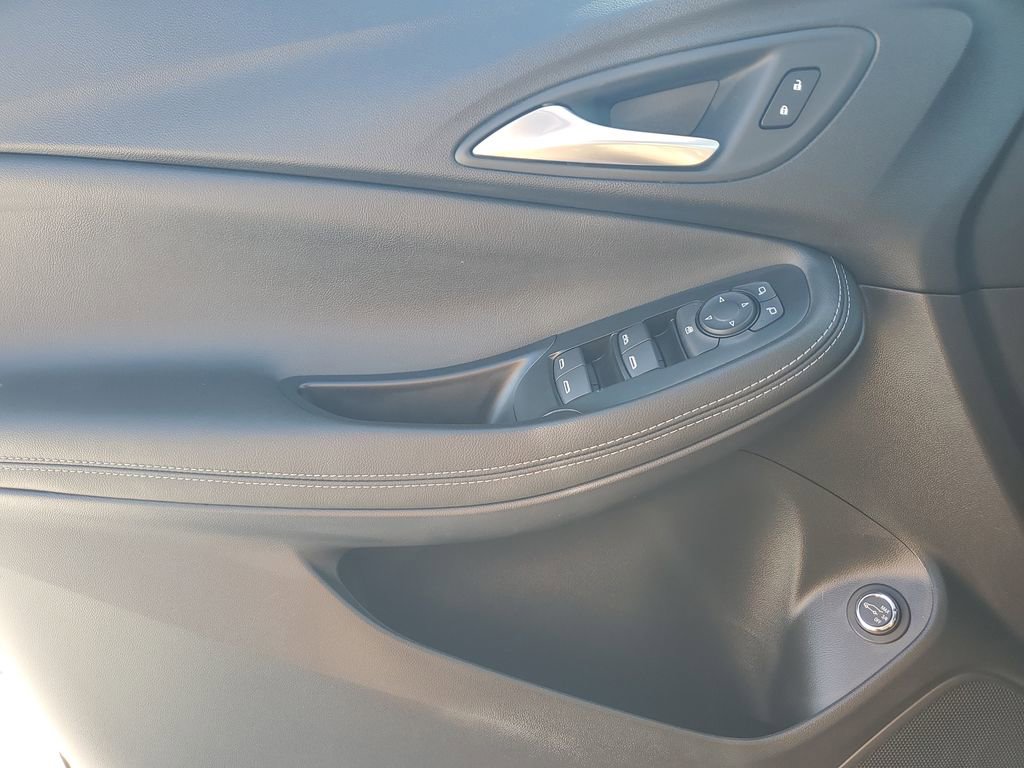 Used 2025 Buick Encore GX Preferred FWD image 18