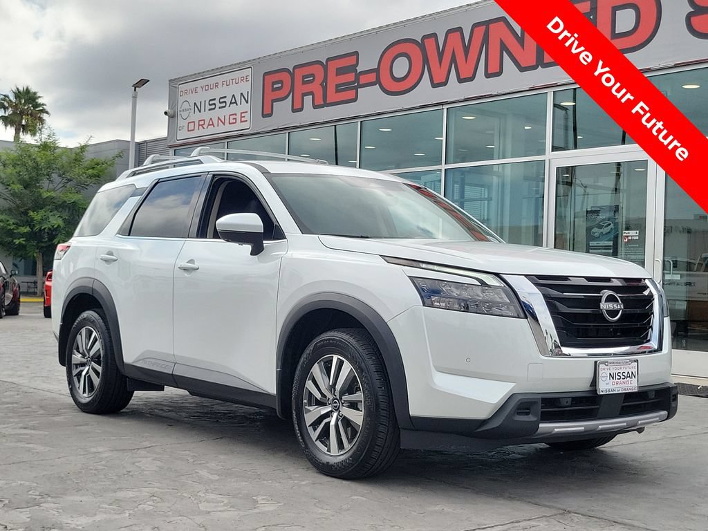 Certified 2025 Nissan Pathfinder SL FWD image 33