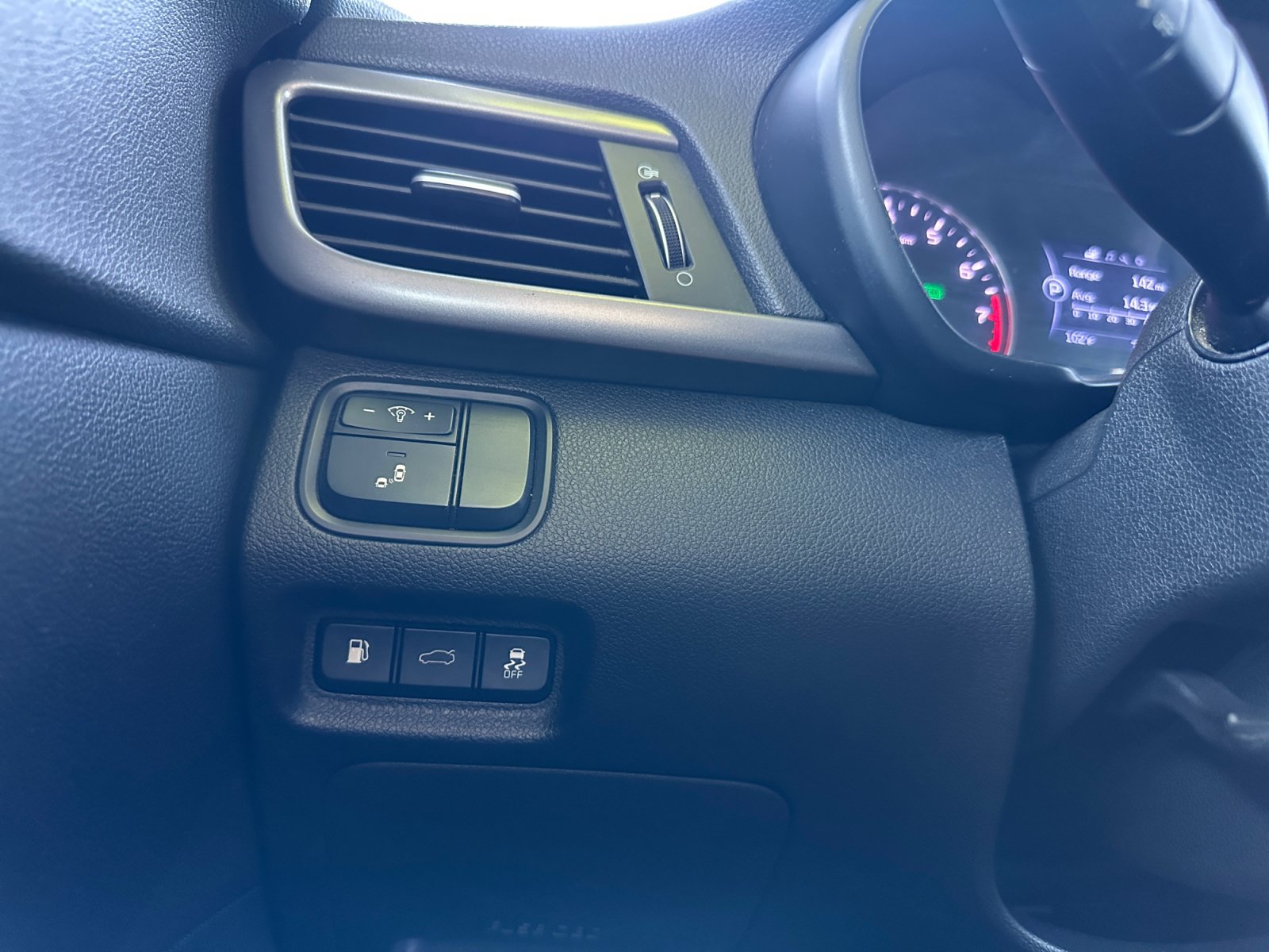 Used 2018 Kia Optima LX FWD image 17