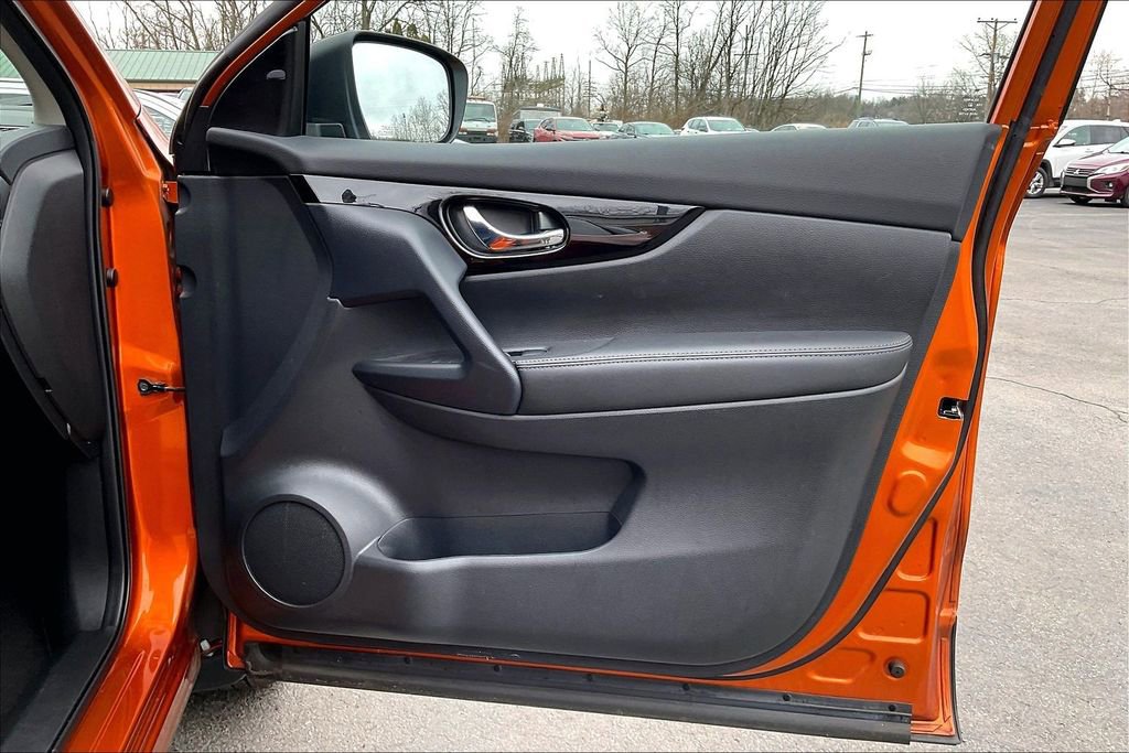 Used 2022 Nissan Rogue Sport SL image 23