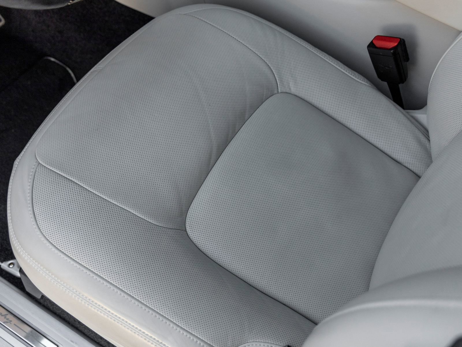 Used 2020 Land Rover Range Rover Autobiography image 19