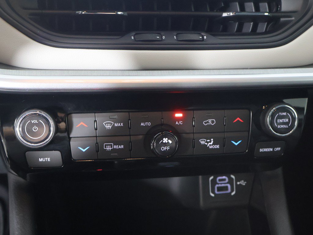 Used 2026 Jeep Compass Limited AWD/4WD image 47