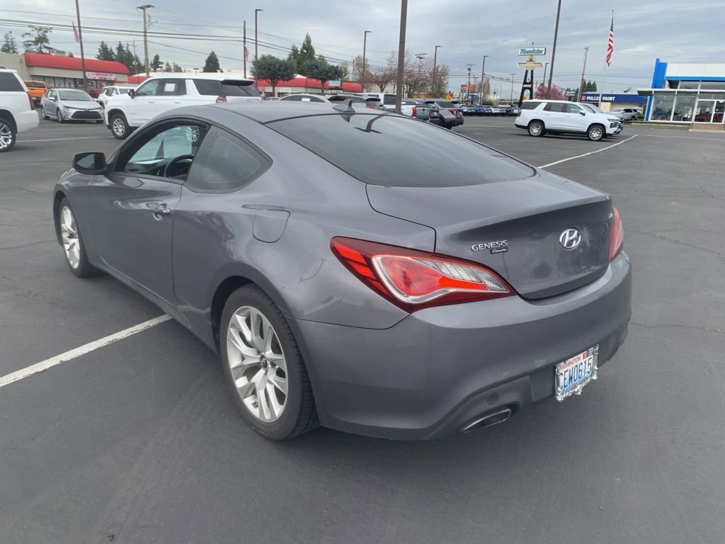 Used 2014 Hyundai Genesis 2.0T image 2