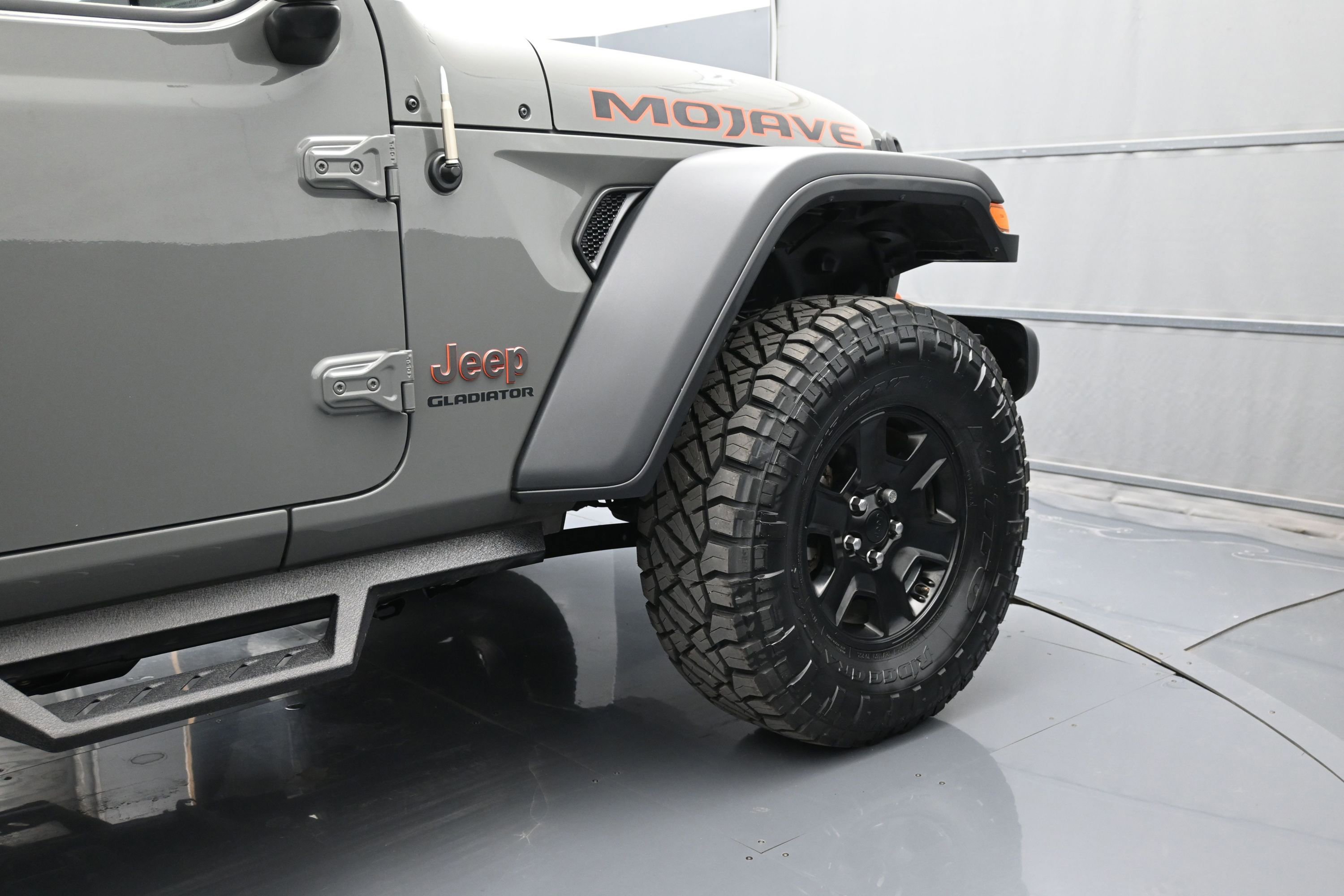 Used 2020 Jeep Gladiator Mojave w/ Trailer Tow Package AWD/4WD image 46