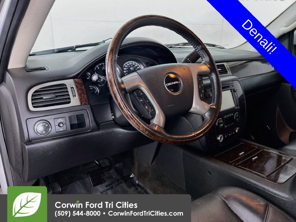 Used 2012 GMC Yukon Denali AWD/4WD image 2