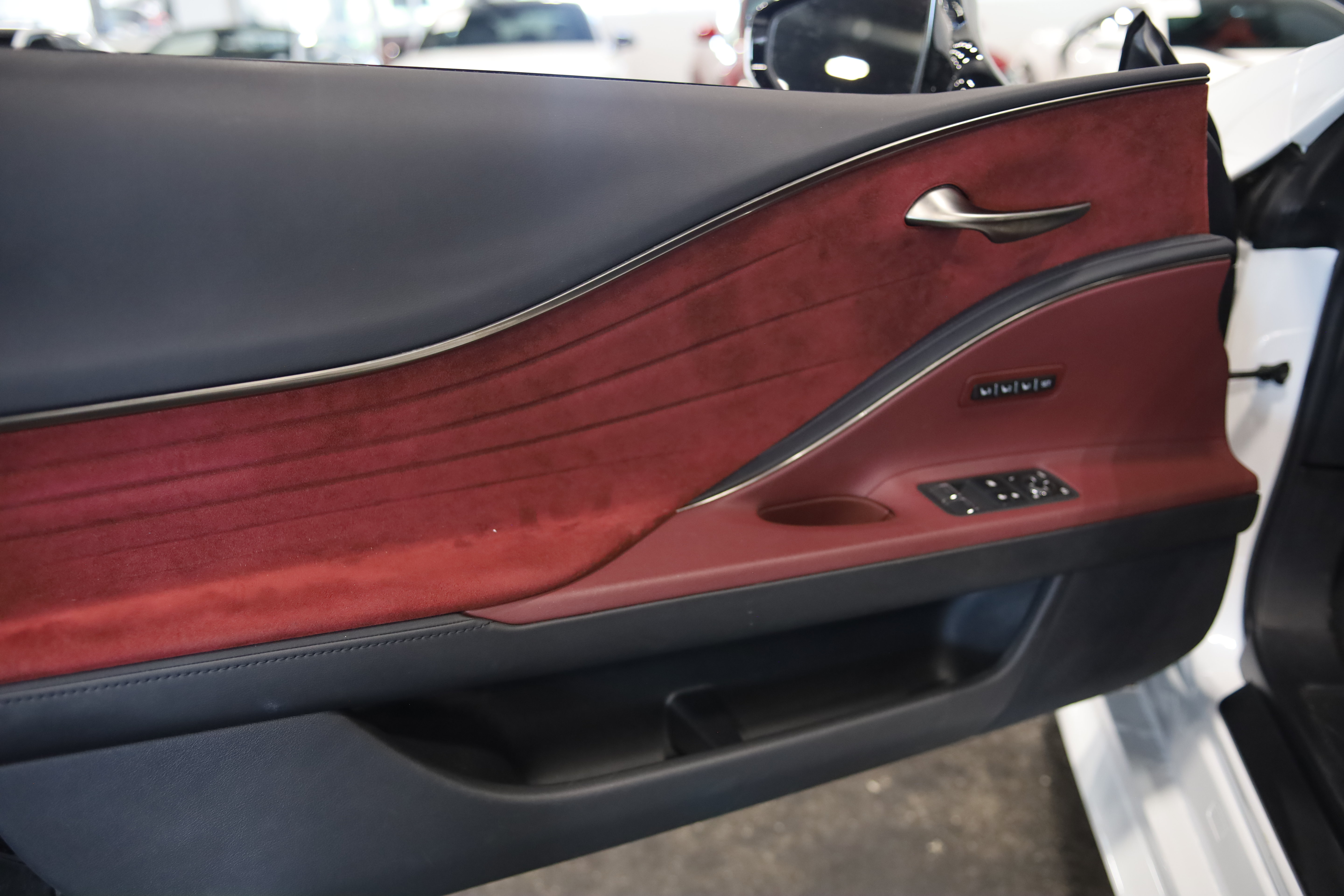 Used 2018 Lexus LC 500 Coupe w/ Touring Package RWD image 14