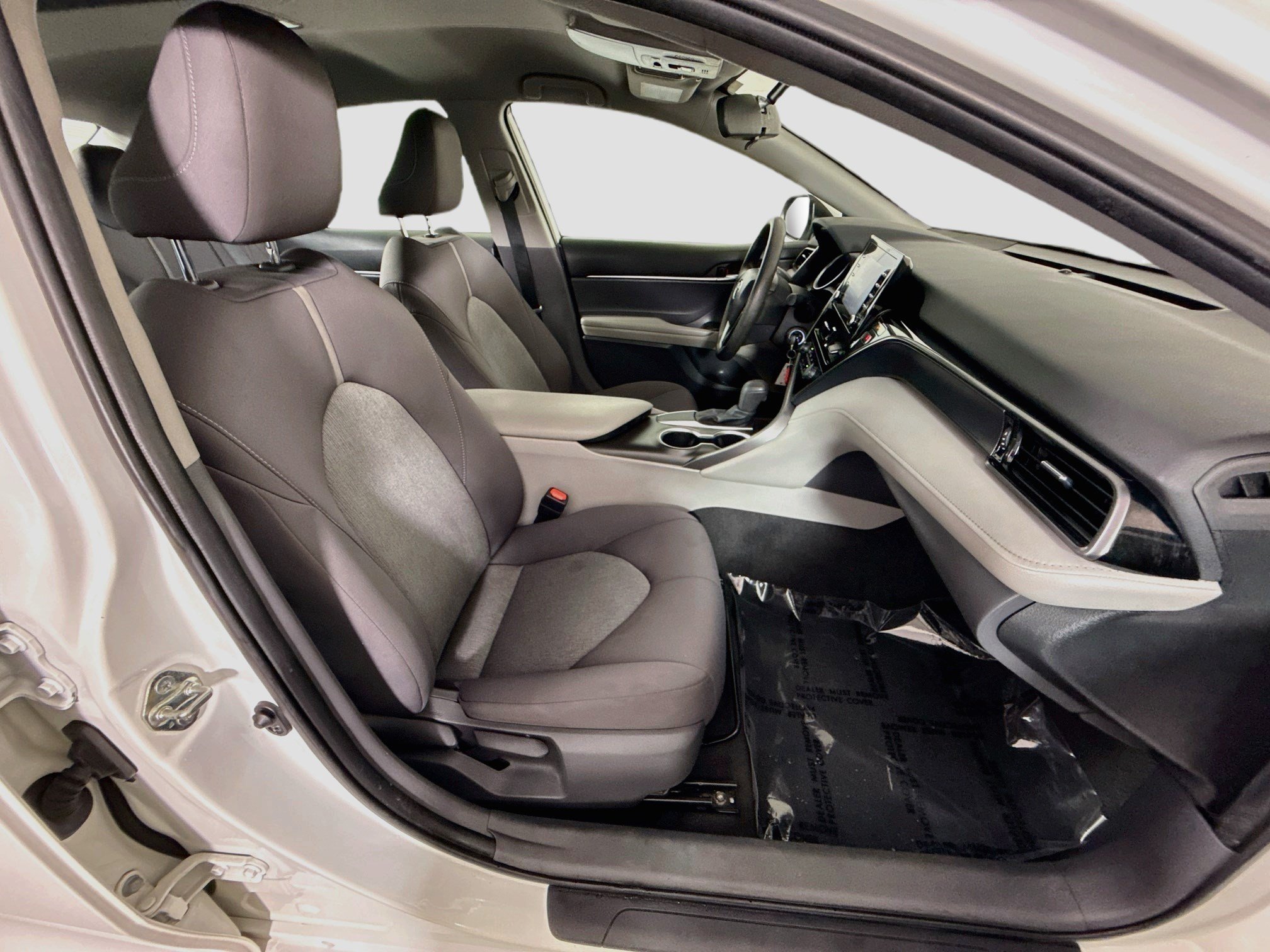 Used 2021 Toyota Camry LE FWD image 28