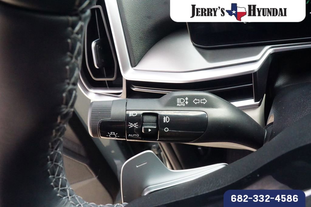 Used 2025 Kia Sorento EX image 16