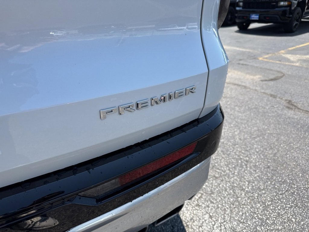 Used 2024 Chevrolet Traverse RS image 9