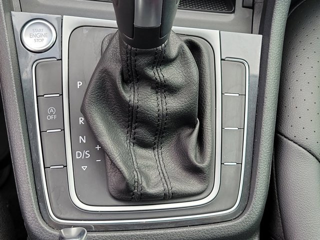 Used 2021 Volkswagen Golf 4-Door image 30