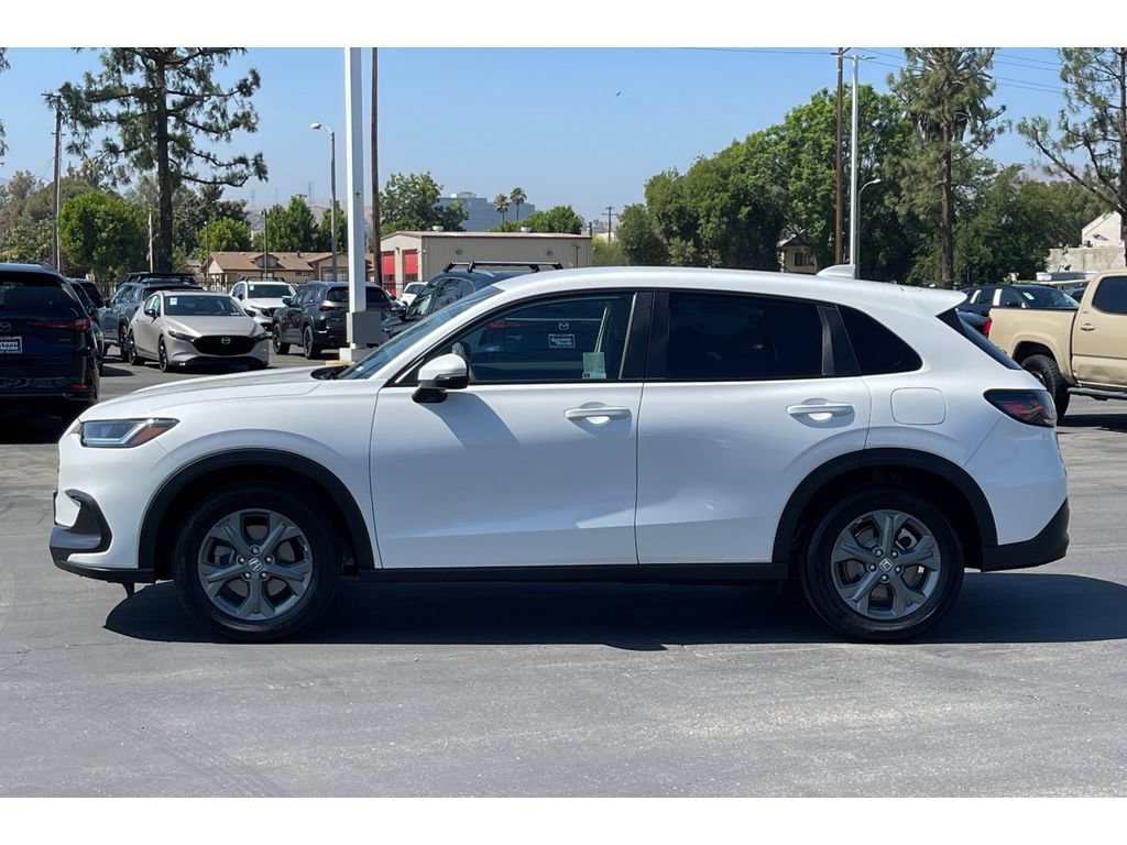 Certified 2027 Honda HR-V LX image 2
