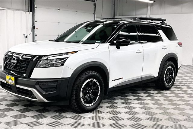 Used 2025 Nissan Pathfinder Rock Creek AWD/4WD image 11