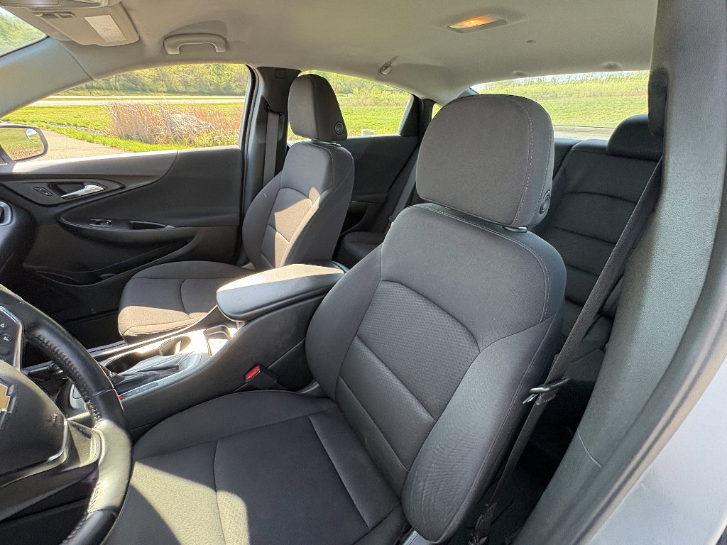 Used 2020 Chevrolet Malibu RS image 31