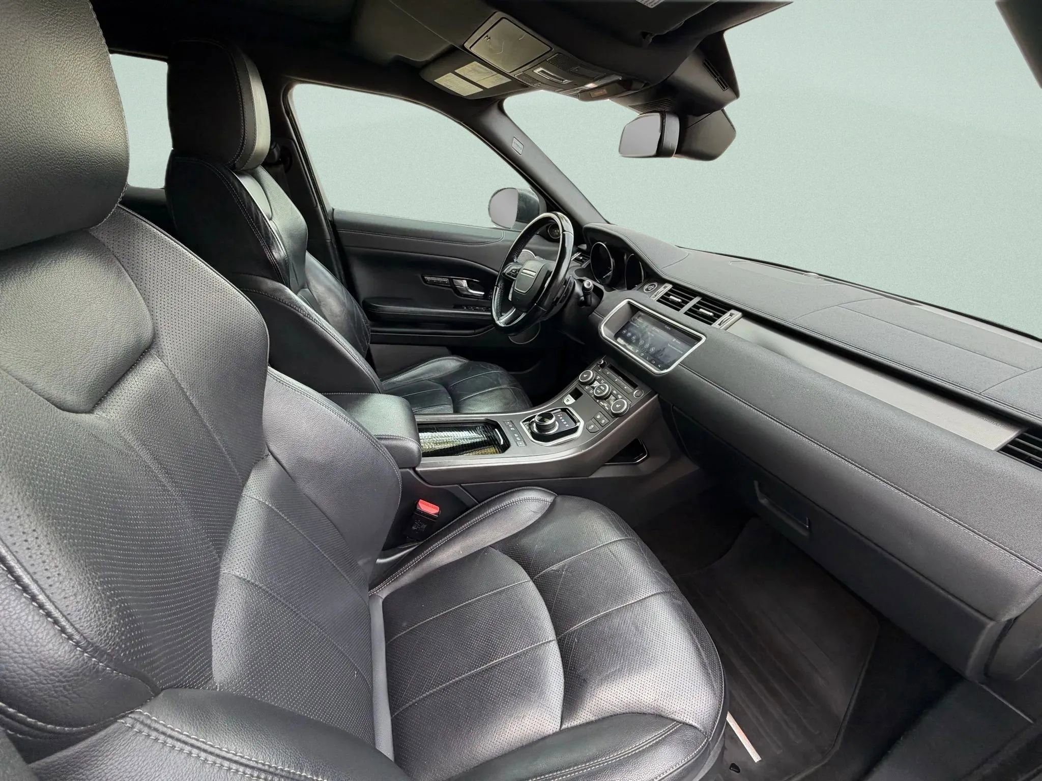 Used 2019 Land Rover Range Rover Evoque image 18