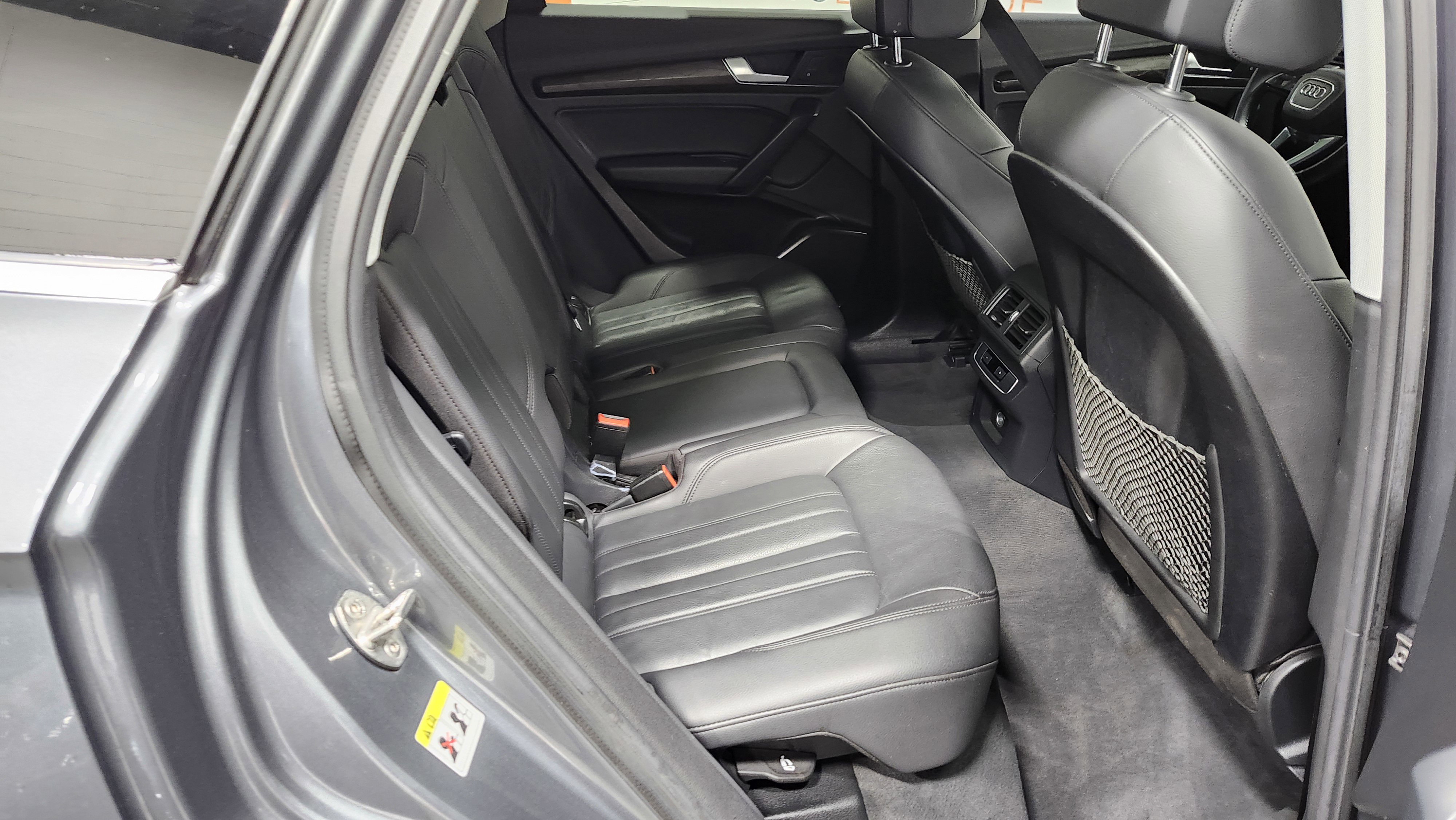 Used 2020 Audi Q5 Premium w/ Convenience Package image 21