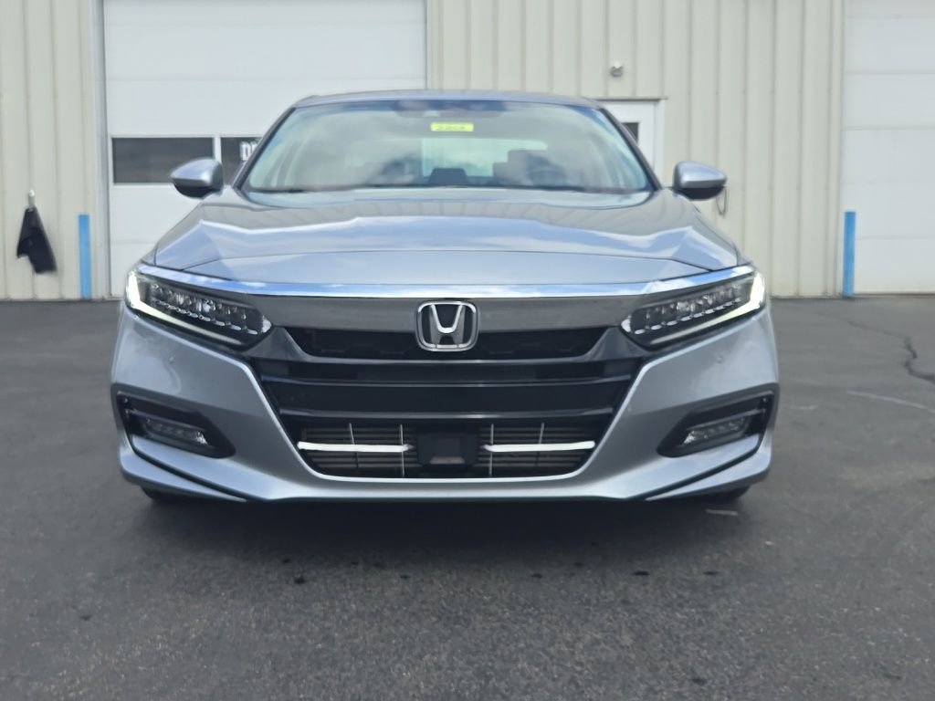 Used 2019 Honda Accord Touring image 2