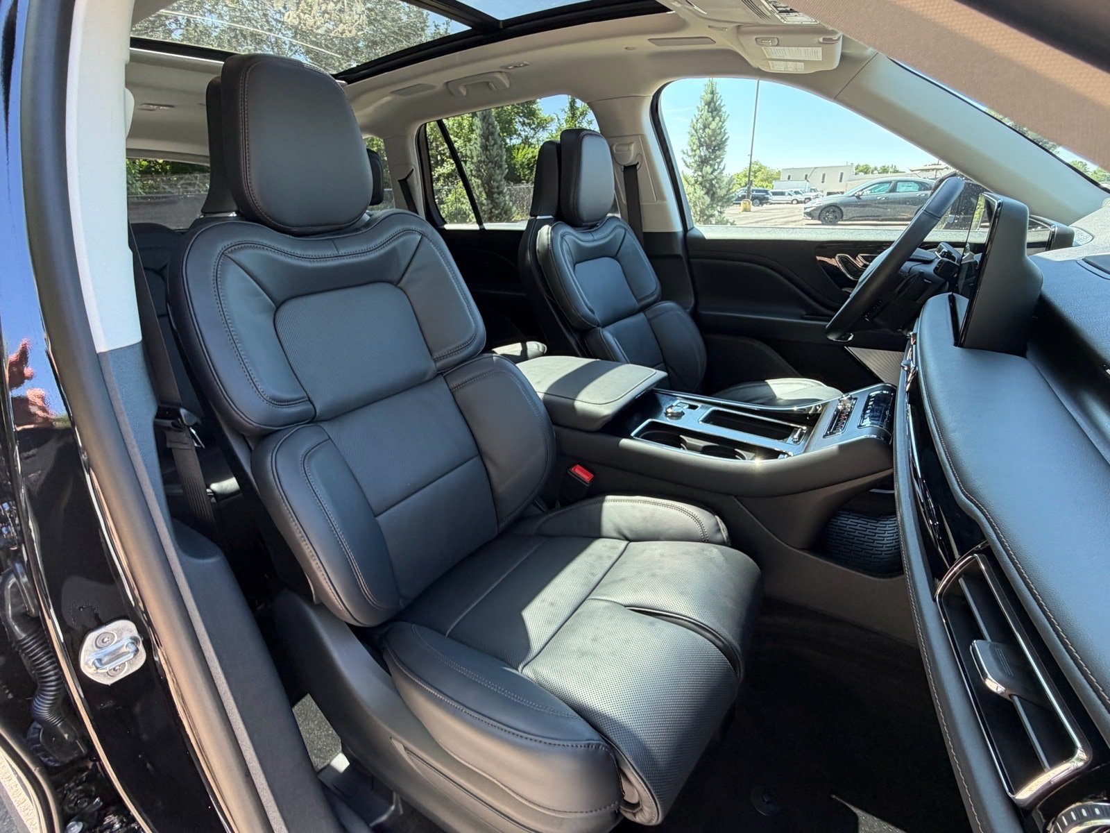 New 2026 Lincoln Aviator Reserve AWD/4WD image 12