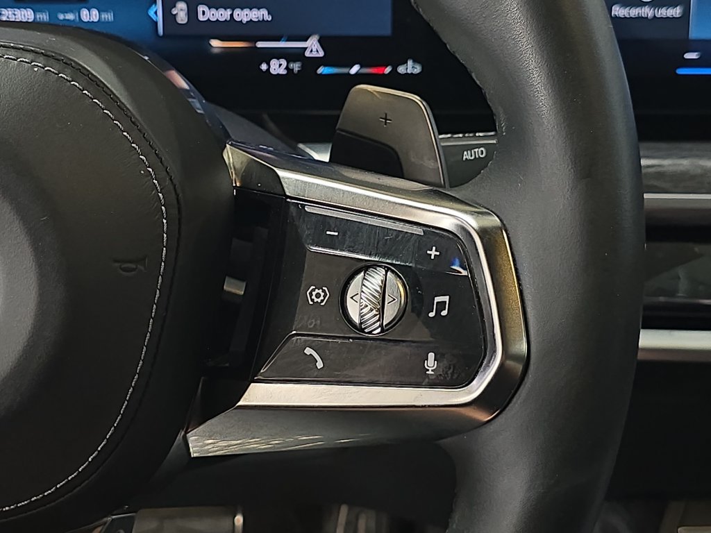 Certified 2023 BMW 740i RWD image 21