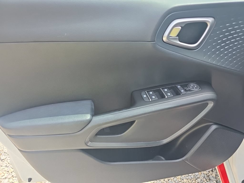 Used 2022 Kia Soul GT-Line FWD image 13