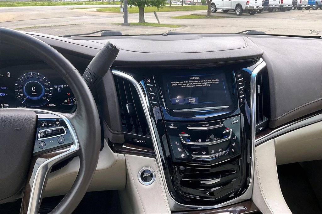 Used 2016 Cadillac Escalade Premium AWD/4WD image 5