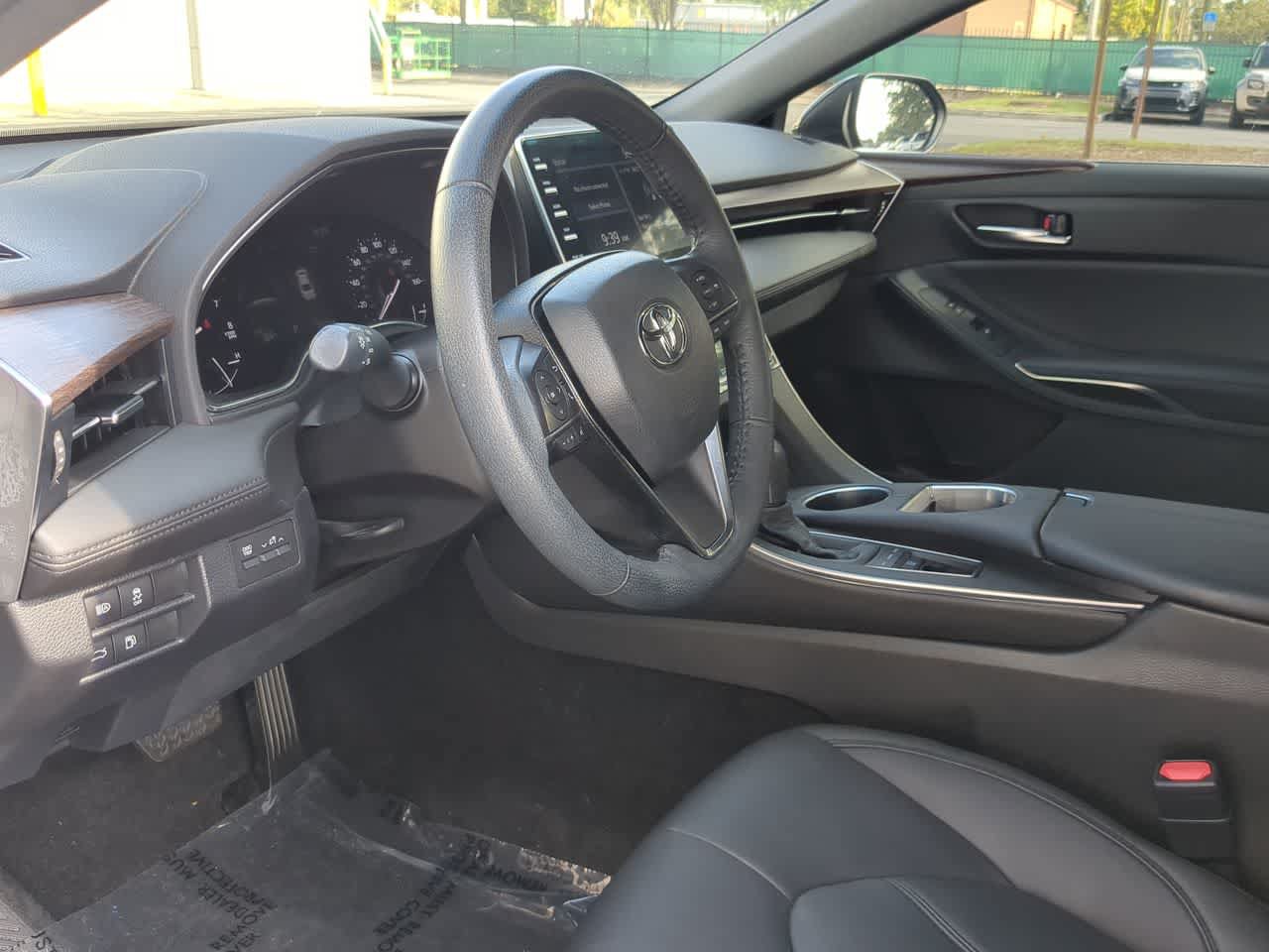 Used 2022 Toyota Avalon XLE w/ Moonroof Package FWD image 10