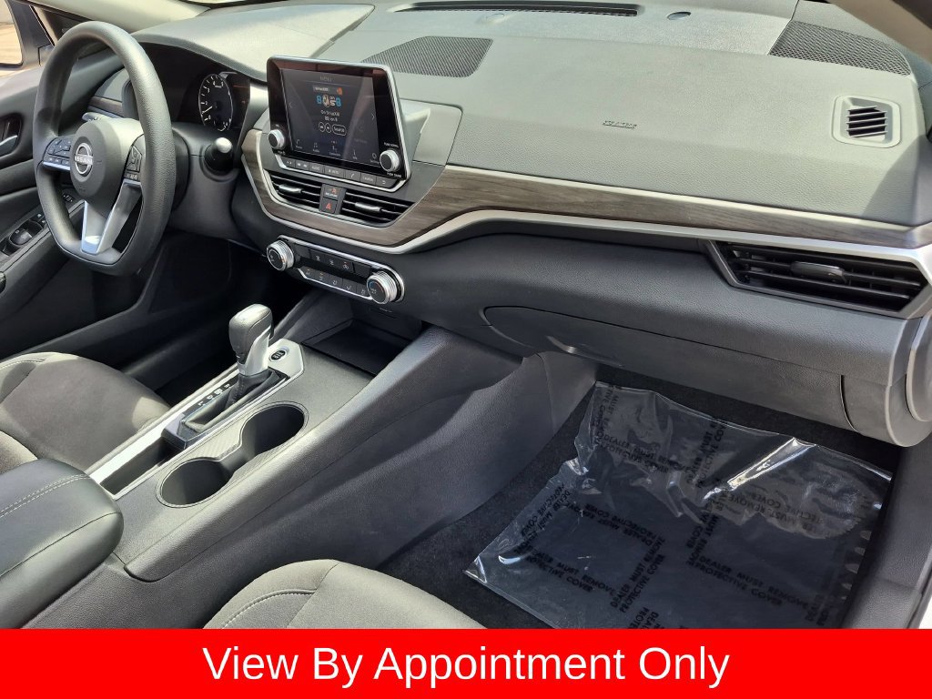 Used 2025 Nissan Altima 2.5 SV FWD image 31