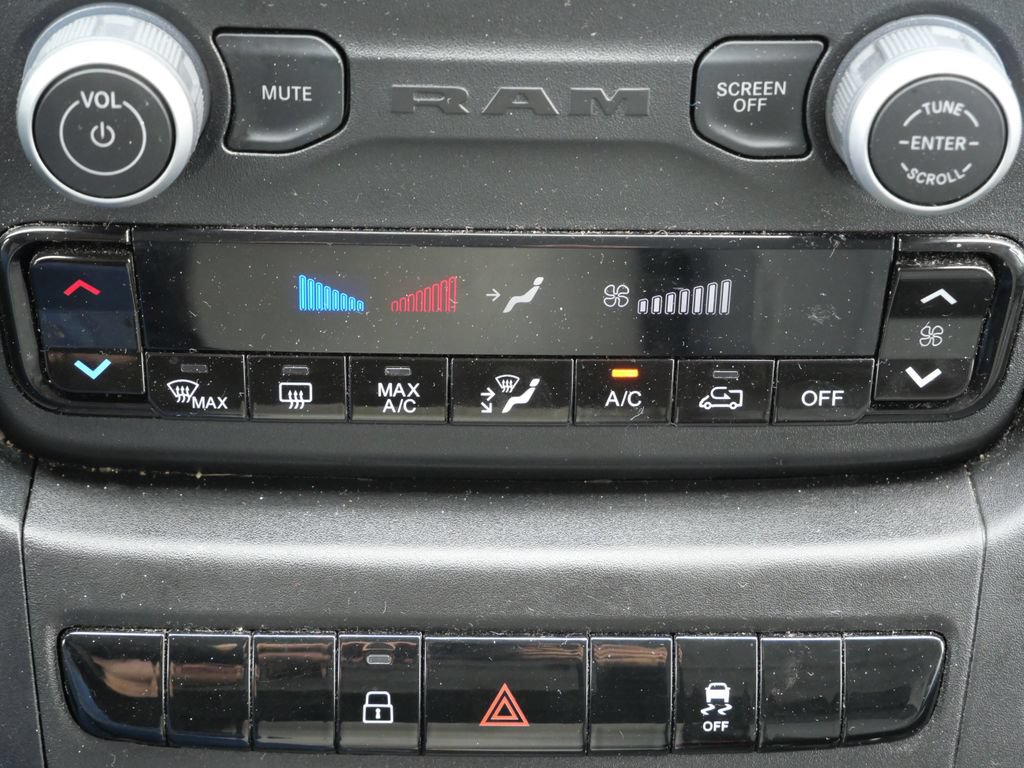 Used 2025 RAM ProMaster 2500 w/ Convenience Group FWD image 19
