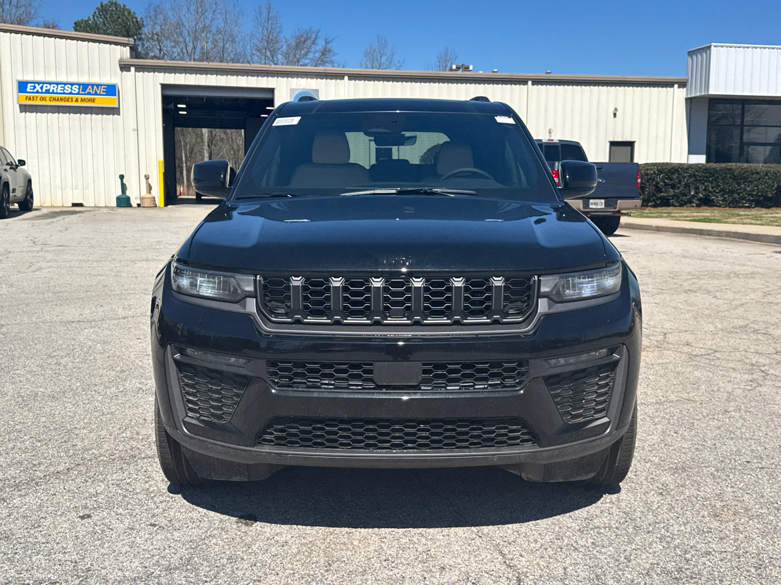 New 2026 Jeep Grand Cherokee Limited w/ Limited Altitude Package AWD/4WD image 2