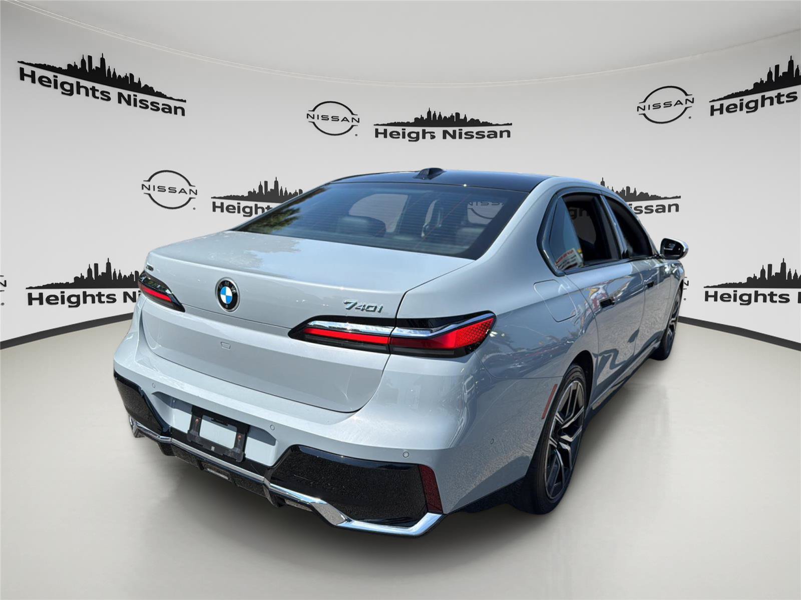 Used 2025 BMW 740i xDrive AWD/4WD image 6