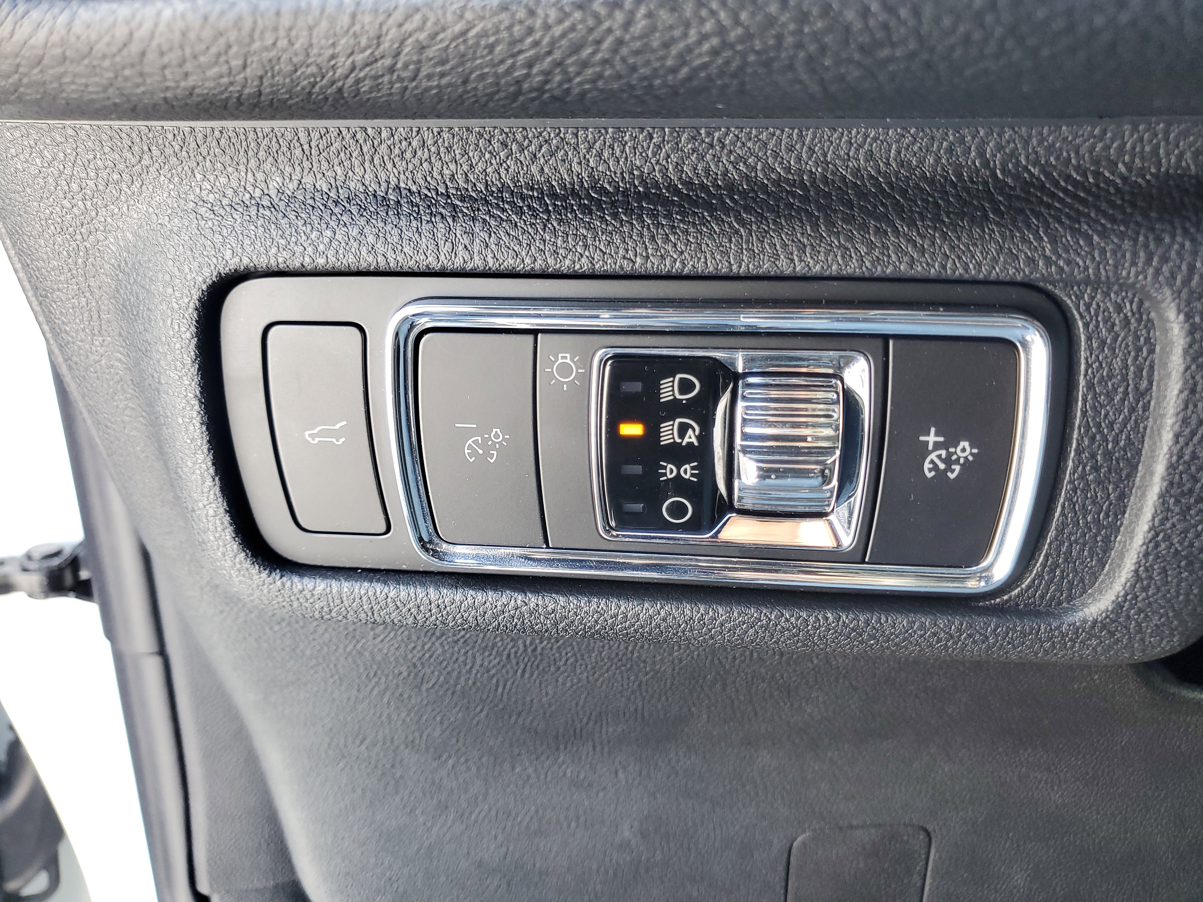 New 2026 Lincoln Corsair Premiere image 14