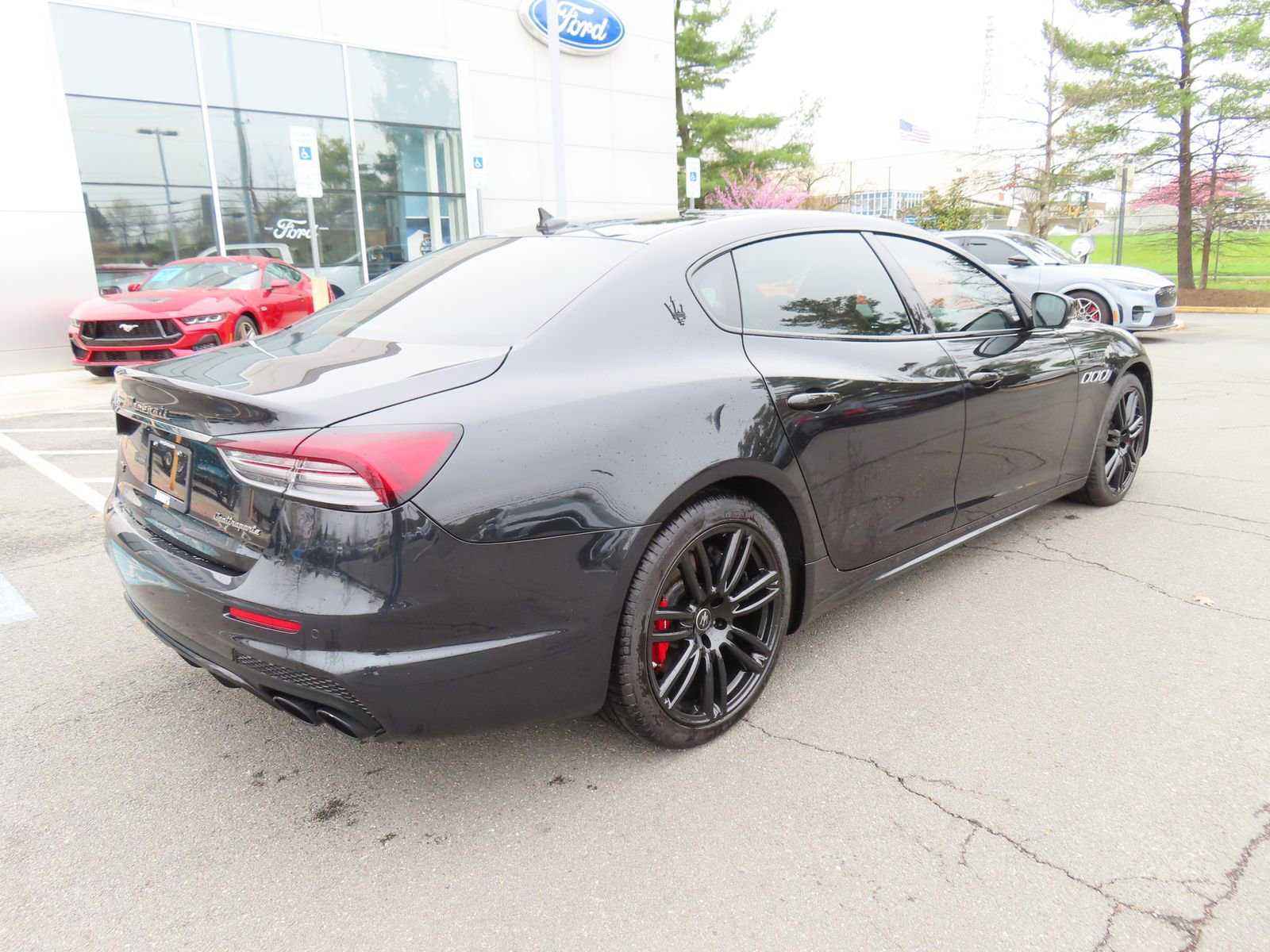 Used 2022 Maserati Quattroporte Modena Q4 image 5