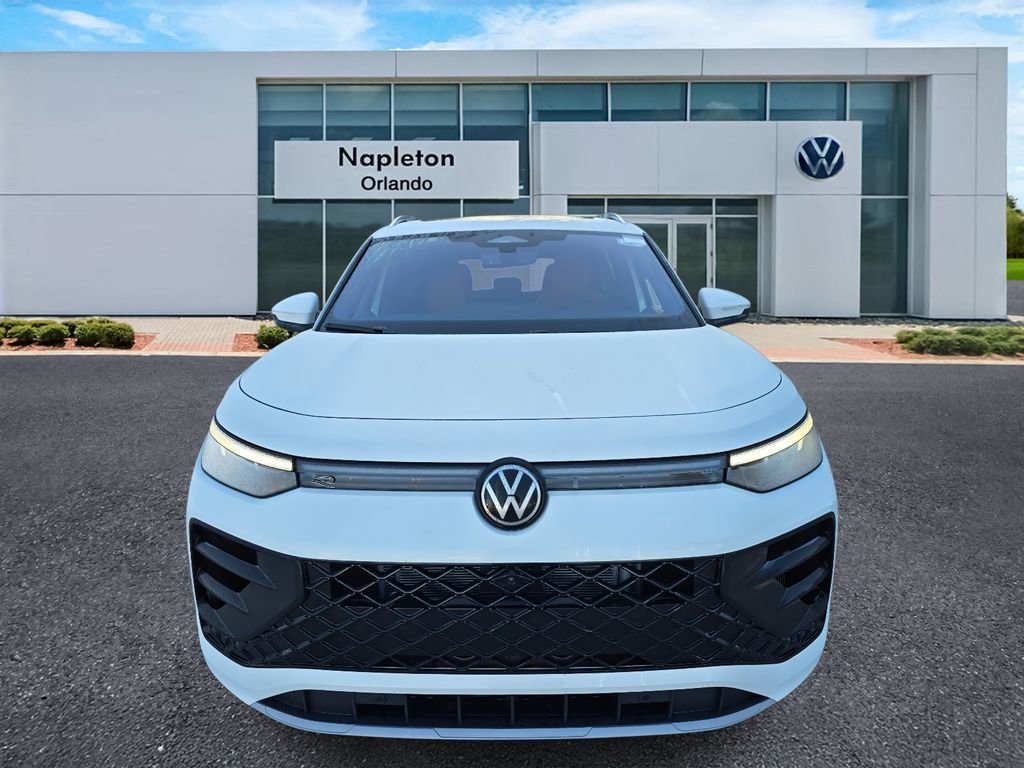 New 2026 Volkswagen Tiguan SEL R-Line image 2